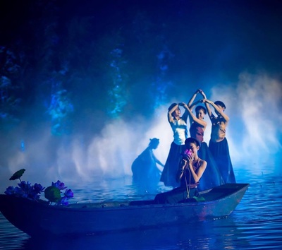 Show thực cảnh có sân khấu mặt nước tạo nên khác biệt 